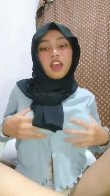 Artis Viral Terbaru Keeping An Eye On Calm Smp Top Global